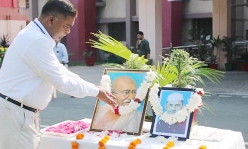 Lal Bhadur Shastri and Mahatma Gandhi with Swachhta Pakhwara Swachhta hi Sewa on October 02, 2023 Lal Bhadur Shastri and Mahatma Gandhi with Swachhta Pakhwara Swachhta hi Sewa on October 02, 2023